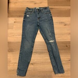 Kenzie “The Kelsey” high rise skinny jean.